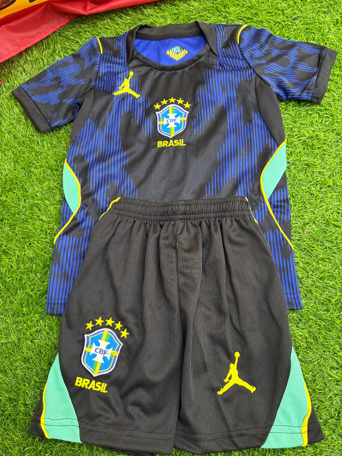 Brazil 26 wc away kids set