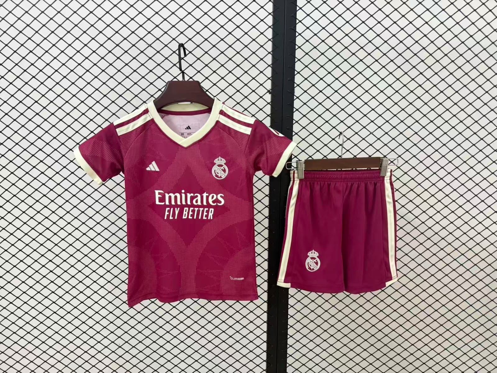 Real madrid 26-27 third  kids